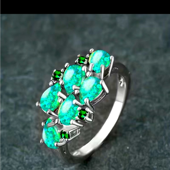 Jewelry - GreenOpal Ring silver size 9